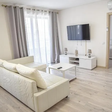 Exclusivo Com Piscina E Garagem Na Da Rocha * Portimao