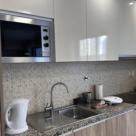 Exclusivo Com Piscina E Garagem Na Da Rocha Portimao