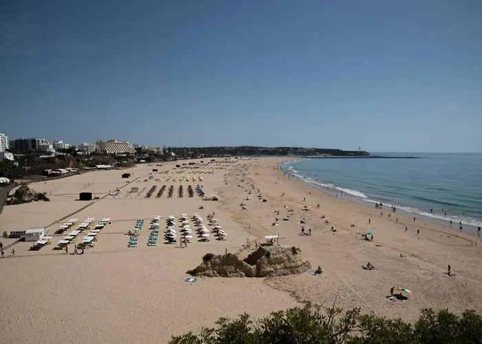 Piscina, Garagem A 5 Min A Pe Da Da Rocha *