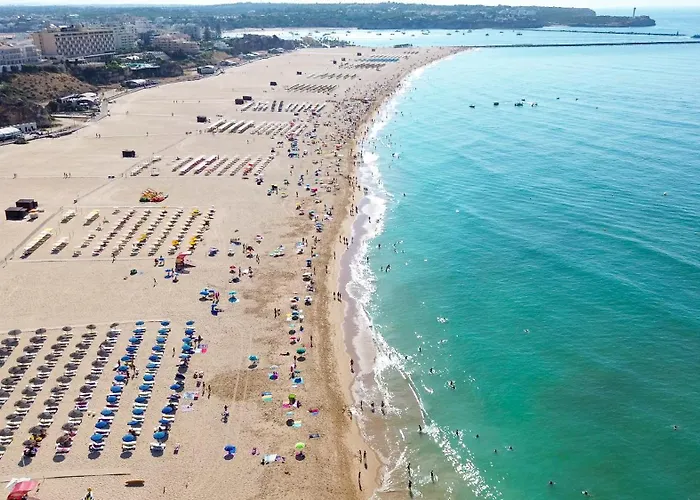 아파트 Piscina, Garagem A 5 Min A Pe Da Da Rocha